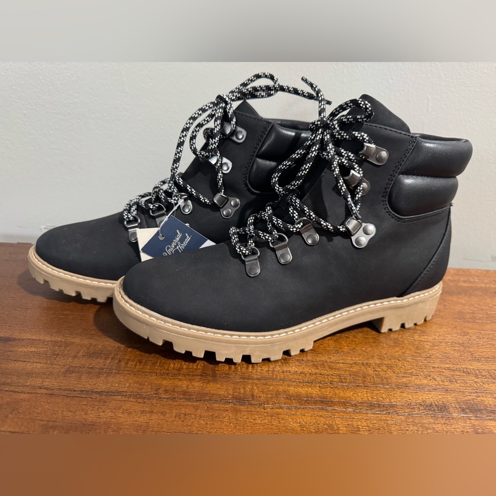 Universal Threads Boots
